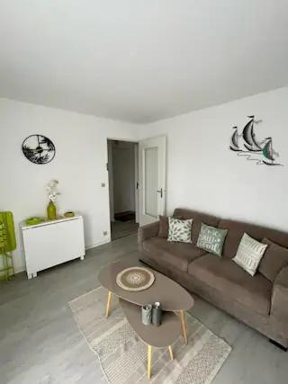 A 300 M De La Apartment